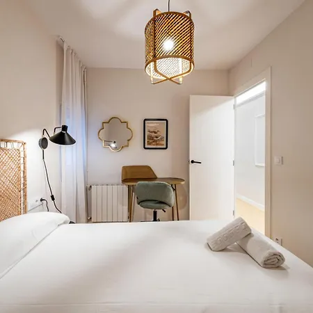 Bebarceloner Eixample - 4 Bedrooms Apartment Barcelona