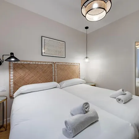 Bebarceloner Eixample - 4 Bedrooms Apartment Barcelona