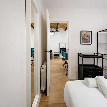 Bebarceloner Eixample - 4 Bedrooms Apartment Barcelona