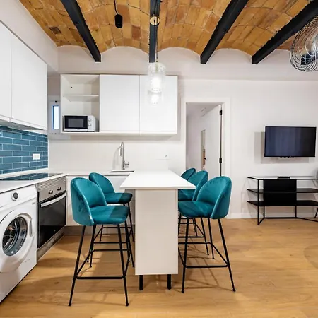 Bebarceloner Eixample - 4 Bedrooms Apartment *