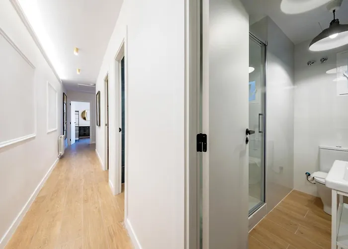 Bebarceloner Eixample - 4 Bedrooms شقة